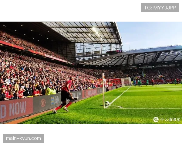 现场：斯特雷特福德看台高歌送别即将离任的曼联功勋主帅